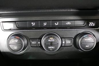 VOLKSWAGEN TIGUAN 1.4 TSI SE Navigation SUV 5dr Petrol DSG 4Motion Euro 6 (s/s) (1