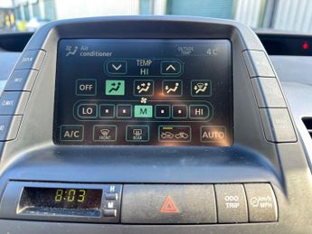 TOYOTA PRIUS 1.5 T Spirit Hatchback 5dr Petrol Hybrid CVT (104 g/km, 76 bhp)