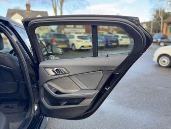 BMW 1 SERIES 1.5 118i M Sport (LCP) Hatchback 5dr Petrol DCT Euro 6 (s/s) (13