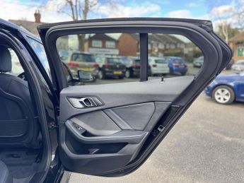 BMW 1 SERIES 1.5 118i M Sport (LCP) Hatchback 5dr Petrol DCT Euro 6 (s/s) (13