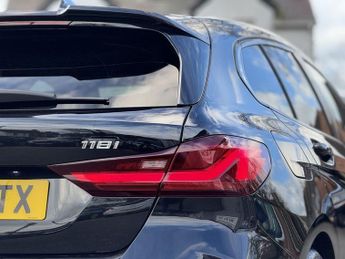 BMW 1 SERIES 1.5 118i M Sport (LCP) Hatchback 5dr Petrol DCT Euro 6 (s/s) (13