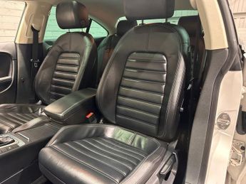 VOLKSWAGEN CC 2.0 TDI BlueMotion Tech R-Line Saloon 4dr Diesel DSG Euro 5 (s/s