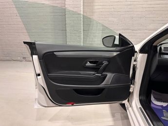 VOLKSWAGEN CC 2.0 TDI BlueMotion Tech R-Line Saloon 4dr Diesel DSG Euro 5 (s/s