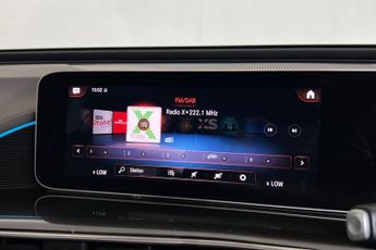 MERCEDES-BENZ EQC EQC 400 80kWh AMG Line (Premium Plus) SUV 5dr Electric Auto 4MAT