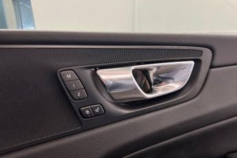 VOLVO XC60 2.0 B5 MHEV Inscription SUV 5dr Petrol Hybrid Auto Euro 6 (s/s) 