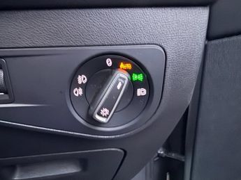 VOLKSWAGEN TIGUAN 2.0 TDI BlueMotion Tech SE Navigation SUV 5dr Diesel DSG 4Motion