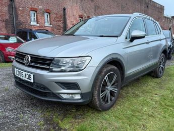 VOLKSWAGEN TIGUAN 2.0 TDI BlueMotion Tech SE Navigation SUV 5dr Diesel DSG 4Motion