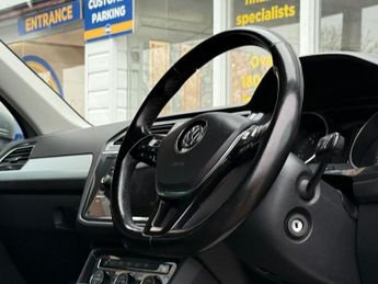 VOLKSWAGEN TIGUAN 2.0 TDI SE Navigation SUV 5dr Diesel DSG Euro 6 (s/s) (150 ps)