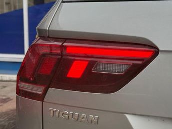 VOLKSWAGEN TIGUAN 2.0 TDI SE Navigation SUV 5dr Diesel DSG Euro 6 (s/s) (150 ps)
