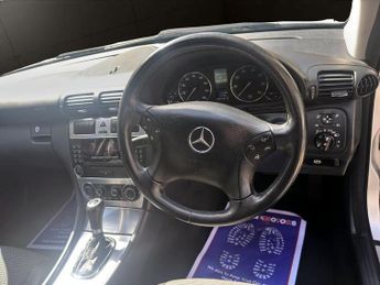 MERCEDES-BENZ C-CLASS 1.8 C180 Kompressor Avantgarde SE Saloon 4dr Petrol Automatic (1