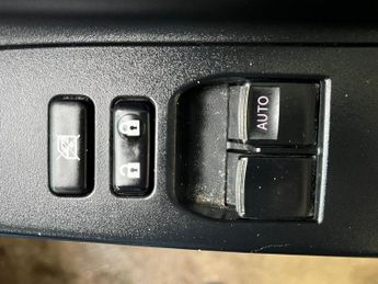 TOYOTA YARIS 1.33 Dual VVT-i Icon Hatchback 5dr Petrol Multidrive S Euro 5 Eu