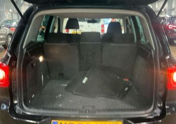 VOLKSWAGEN TIGUAN 2.0 TDI Sport SUV 5dr Diesel Auto 4WD Euro 4 (140 ps)