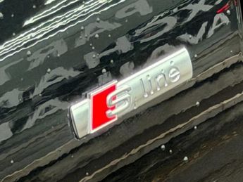 AUDI A4 2.0 TFSI 35 Black Edition Saloon 4dr Petrol S Tronic Euro 6 (s/s