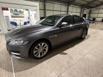 Jaguar XF 2.0d R-Sport Saloon 4dr Diesel Auto AWD Euro 6 (s/s) (180 ps)