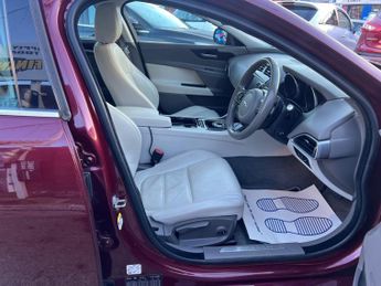 JAGUAR XE 2.0d Prestige Saloon 4dr Diesel Auto Euro 6 (s/s) (163 ps)