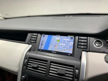 LAND ROVER DISCOVERY SPORT 2.0 TD4 HSE SUV 5dr Diesel Auto 4WD Euro 6 (s/s) (180 ps)