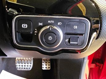 MERCEDES-BENZ A-CLASS 1.3 A180 AMG Line Hatchback 5dr Petrol 7G-DCT Euro 6 (s/s) (136 