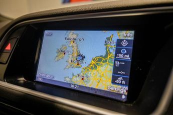 AUDI Q5 2.0 TDI S line Plus SUV 5dr Diesel S Tronic quattro Euro 5 (s/s)