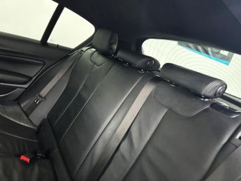 BMW 1 SERIES 1.5 118i GPF M Sport Shadow Edition Hatchback 5dr Petrol Auto Eu