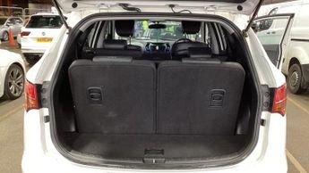 HYUNDAI SANTA FE 2.2 CRDi Premium SE SUV 5dr Diesel Auto 4WD Euro 5 (7 seat) (194