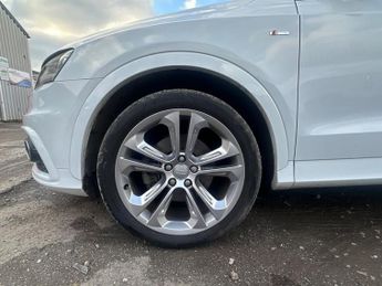 AUDI Q3 2.0 TDI S line SUV 5dr Diesel S Tronic quattro Euro 5 (s/s) (177