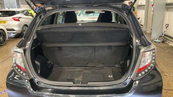 TOYOTA YARIS 1.5 VVT-h Icon Plus Hatchback 5dr Petrol Hybrid CVT Euro 5 (101 