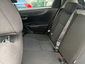 TOYOTA YARIS 1.5 VVT-h Icon Plus Hatchback 5dr Petrol Hybrid CVT Euro 5 (101 