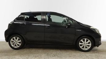 TOYOTA YARIS 1.5 VVT-h Icon Plus Hatchback 5dr Petrol Hybrid CVT Euro 5 (101 