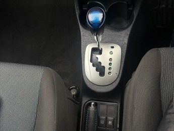 TOYOTA YARIS 1.5 VVT-h Icon Plus Hatchback 5dr Petrol Hybrid CVT Euro 5 (101 