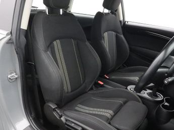 MINI Electric Hatch Cooper SE 32.6kWh Level 1 Hatchback 3dr Electric Auto (184 ps)