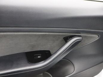 TESLA Model 3 (Dual Motor) Performance Saloon 4dr Electric Auto 4WDE (Performa