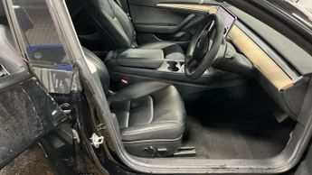 TESLA Model 3 Standard Range Plus Saloon 4dr Electric Auto RWD (241 bhp)