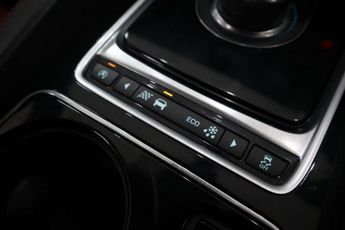 JAGUAR F-PACE 2.0 D180 R-Sport SUV 5dr Diesel Auto AWD Euro 6 (s/s) (180 ps)