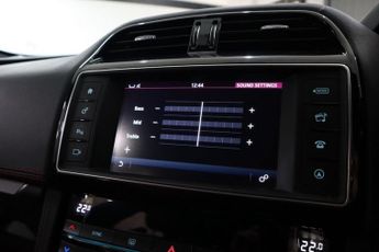 JAGUAR F-PACE 2.0 D180 R-Sport SUV 5dr Diesel Auto AWD Euro 6 (s/s) (180 ps)