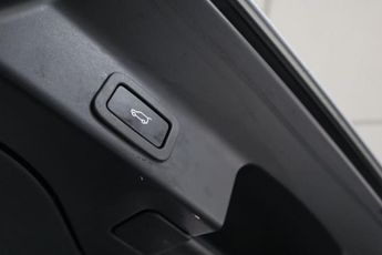 JAGUAR F-PACE 2.0 D180 R-Sport SUV 5dr Diesel Auto AWD Euro 6 (s/s) (180 ps)