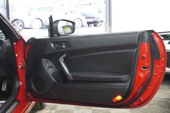 TOYOTA GT86 2.0 Boxer D-4S Coupe 2dr Petrol Auto Euro 5 (200 ps)