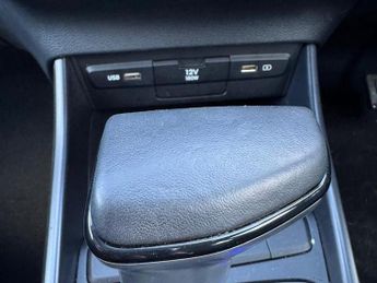 HYUNDAI I20 1.0 T-GDi MHEV SE Connect Hatchback 5dr Petrol Hybrid DCT Euro 6
