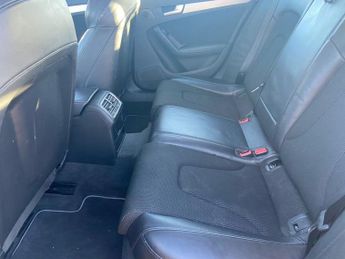 AUDI A4 AVANT 2.0 TDI S line Estate 5dr Diesel Multitronic Euro 5 (s/s) (150 p