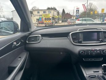 KIA SORENTO 2.2 CRDi KX-2 SUV 5dr Diesel Auto AWD Euro 6 (s/s) (197 bhp)