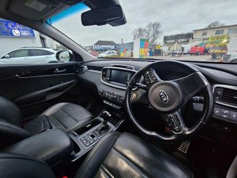 KIA SORENTO 2.2 CRDi KX-4 SUV 5dr Diesel Auto AWD Euro 6 (197 bhp)