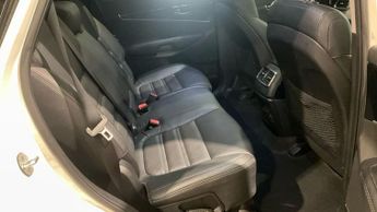KIA SORENTO 2.2 CRDi KX-4 SUV 5dr Diesel Auto AWD Euro 6 (197 bhp)