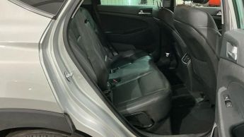 HYUNDAI TUCSON 1.7 CRDi Blue Drive Premium SUV 5dr Diesel DCT Euro 6 (s/s) (141