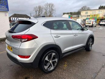 HYUNDAI TUCSON 1.7 CRDi Blue Drive Premium SUV 5dr Diesel DCT Euro 6 (s/s) (141
