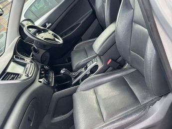 HYUNDAI TUCSON 1.7 CRDi Blue Drive Premium SUV 5dr Diesel DCT Euro 6 (s/s) (141