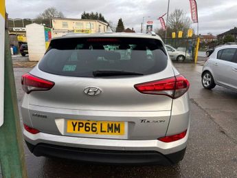 HYUNDAI TUCSON 1.7 CRDi Blue Drive Premium SUV 5dr Diesel DCT Euro 6 (s/s) (141