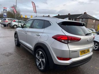 HYUNDAI TUCSON 1.7 CRDi Blue Drive Premium SUV 5dr Diesel DCT Euro 6 (s/s) (141