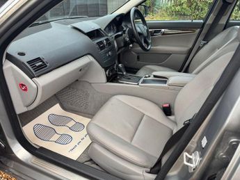 MERCEDES-BENZ C-CLASS 3.0 C320 CDI V6 Elegance Saloon 4dr Diesel G-Tronic Euro 4 (224 