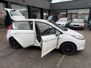 FORD FIESTA 1.6 TDCi ECOnetic DPF Hatchback 5dr Diesel Manual (98 g/km, 94 b