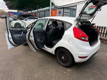 FORD FIESTA 1.6 TDCi ECOnetic DPF Hatchback 5dr Diesel Manual (98 g/km, 94 b