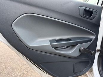 FORD FIESTA 1.6 TDCi ECOnetic DPF Hatchback 5dr Diesel Manual (98 g/km, 94 b